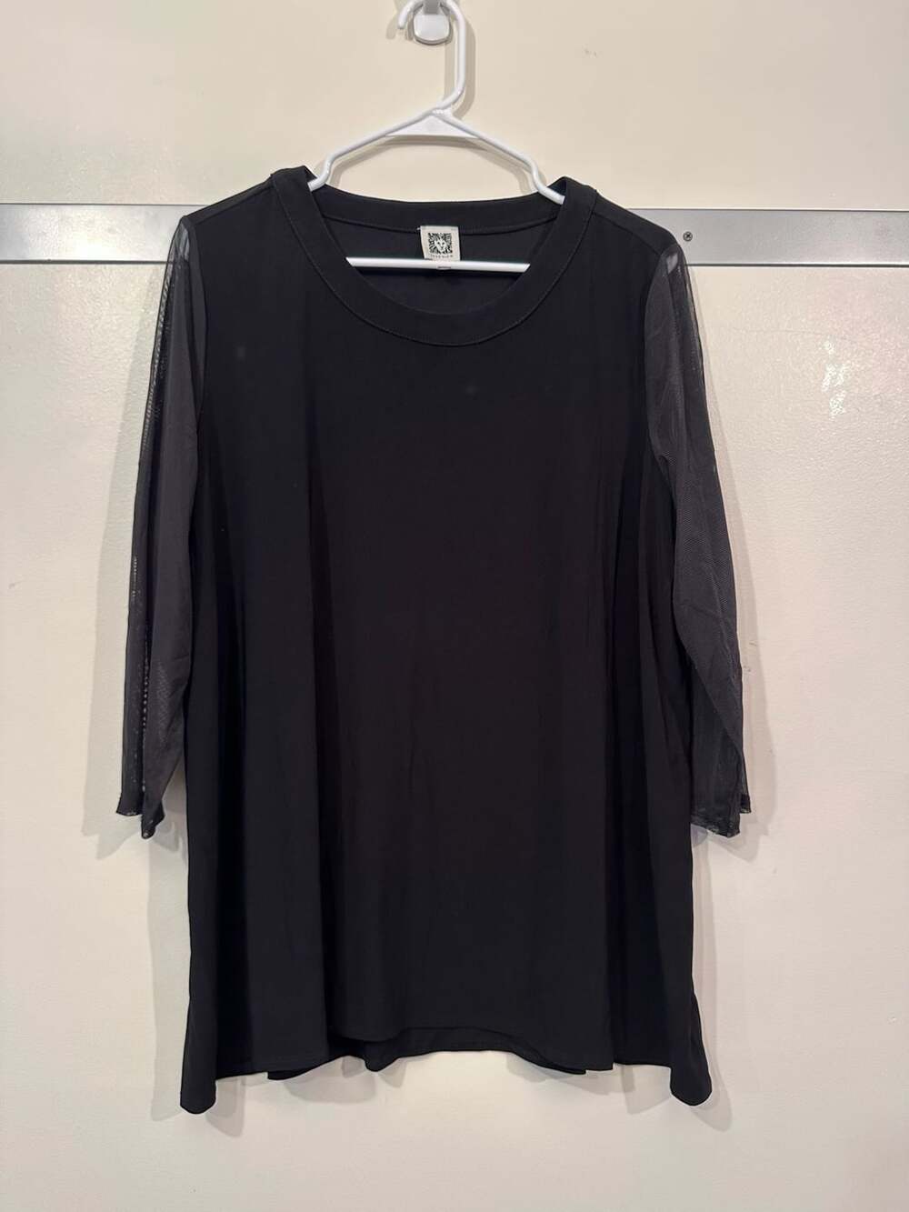 Anne Klein Tunic Size 1X Black Mesh Sleeve Top